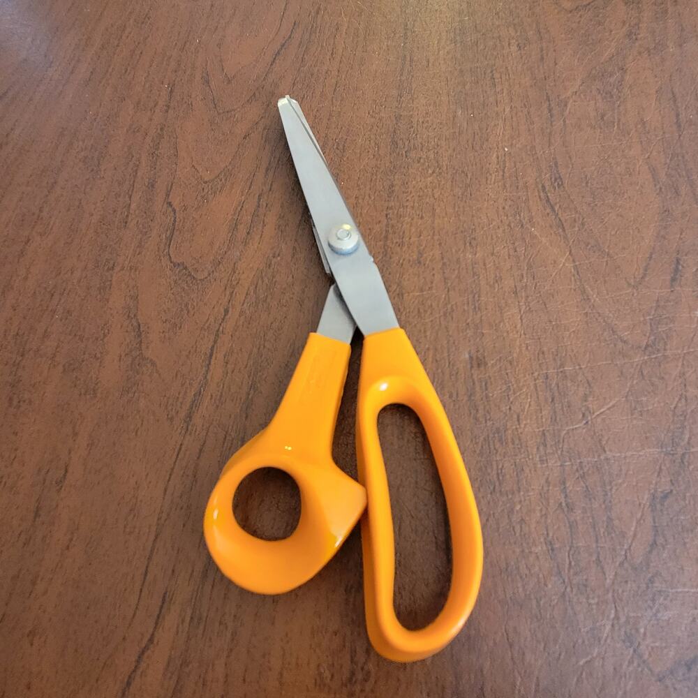 Fiskars Pinking Shears Scissors For Right-Handed Users Orange. Made in USA